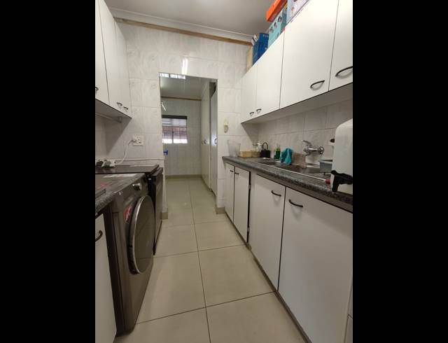 4 BEDROOM HOUSE TO LET IN VAALPARK